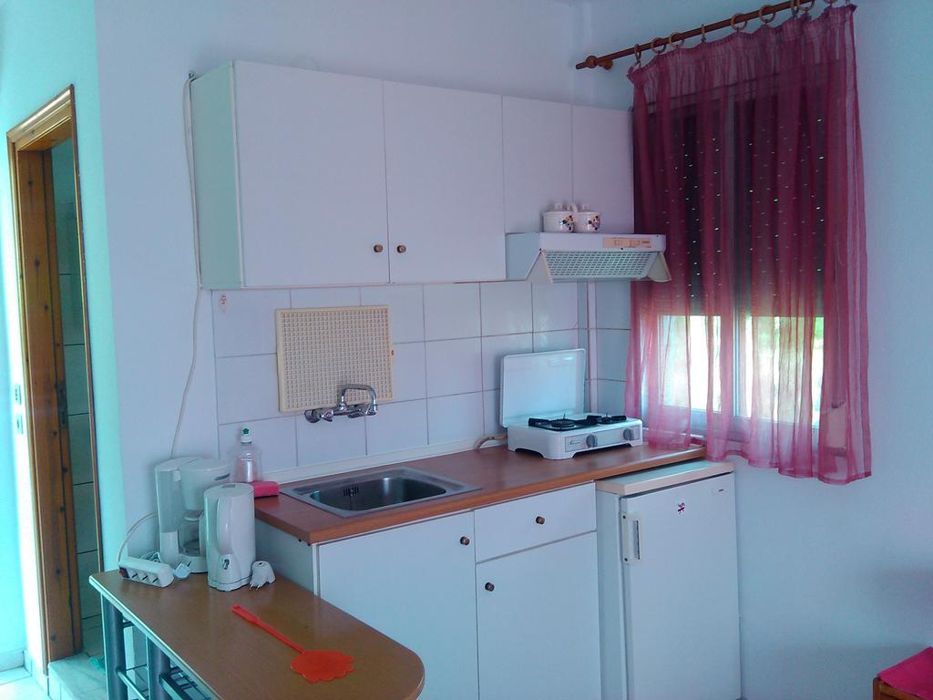 House Mantesos Apartment Koinira Ngoại thất bức ảnh