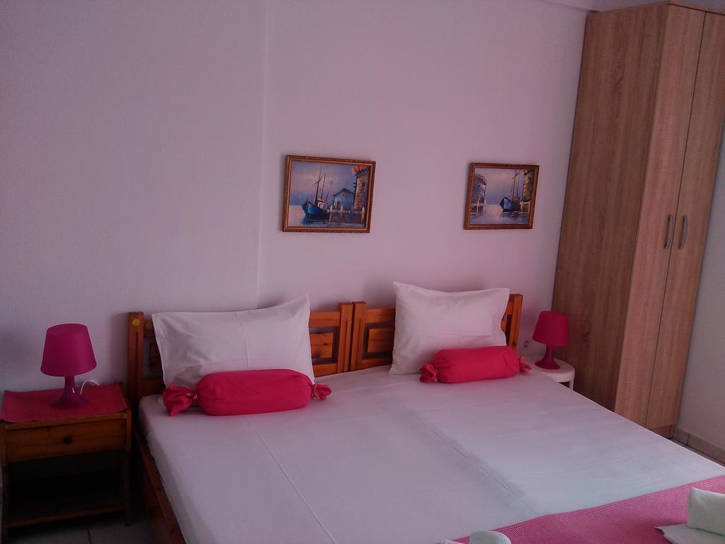House Mantesos Apartment Koinira Ngoại thất bức ảnh