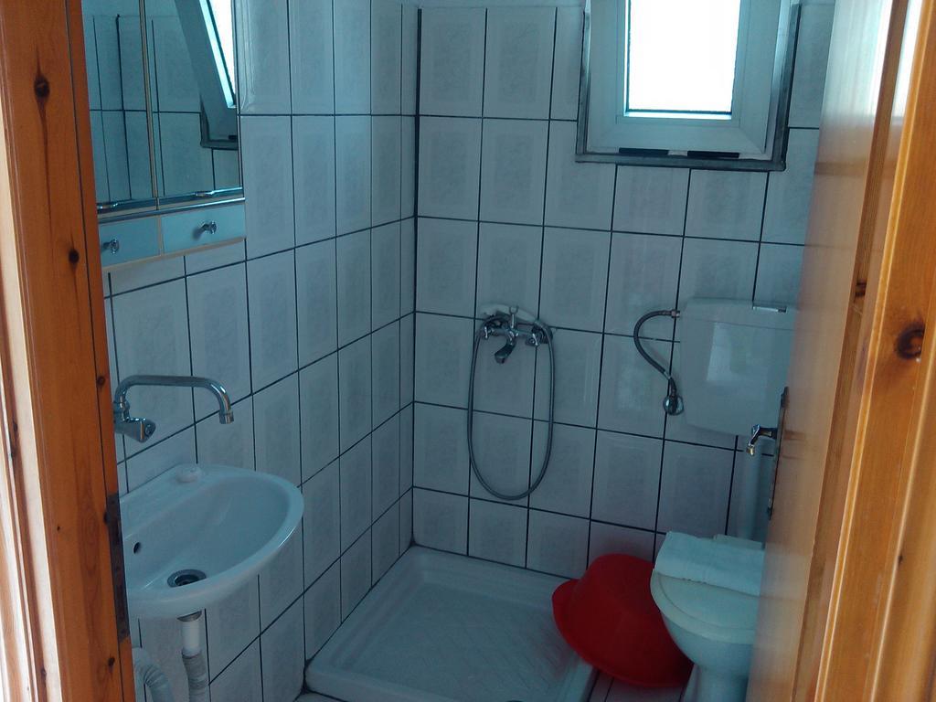 House Mantesos Apartment Koinira Ngoại thất bức ảnh