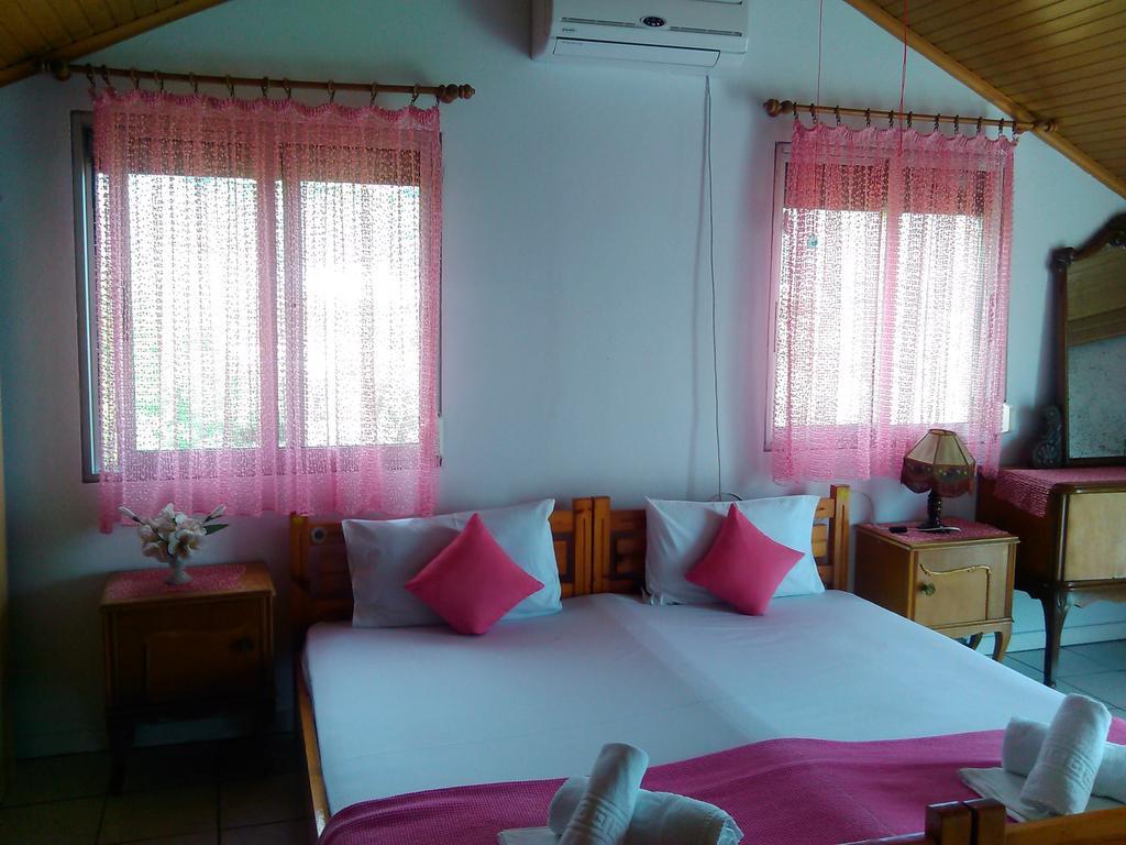 House Mantesos Apartment Koinira Ngoại thất bức ảnh