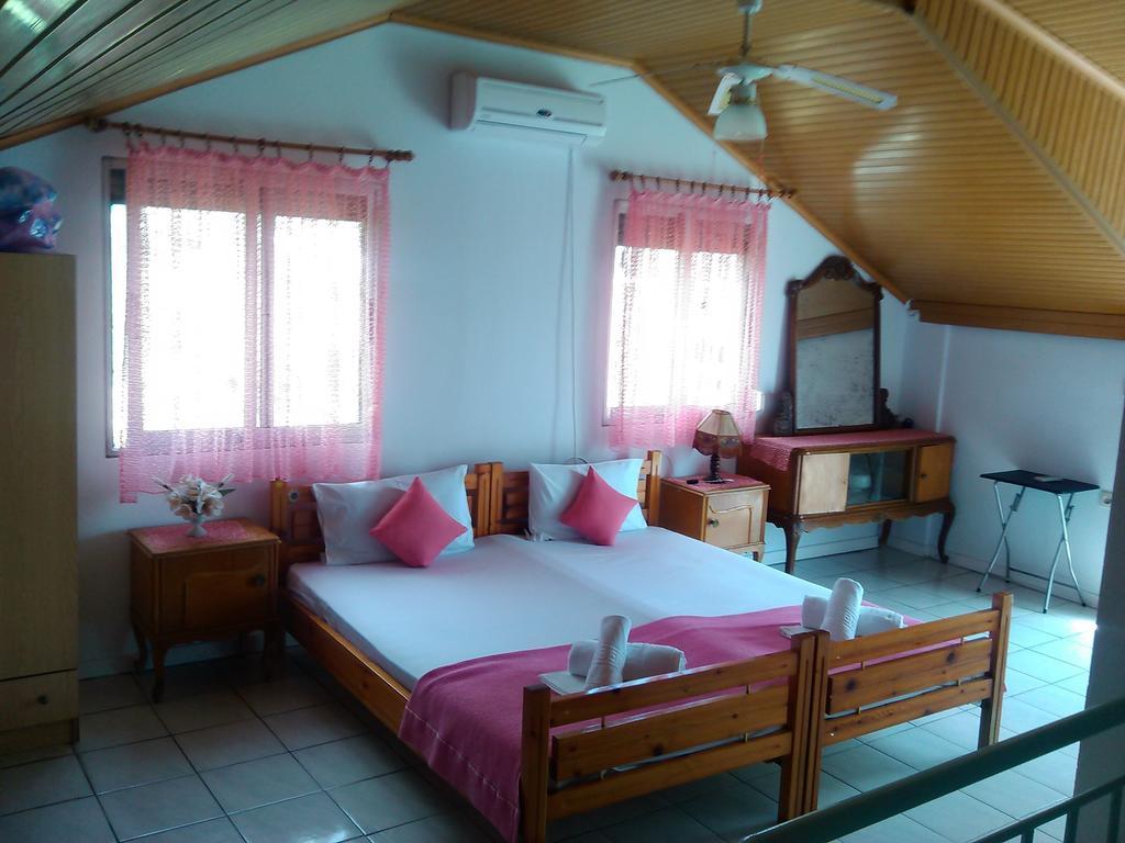 House Mantesos Apartment Koinira Ngoại thất bức ảnh