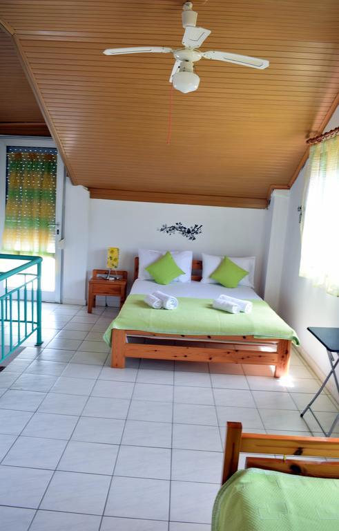 House Mantesos Apartment Koinira Ngoại thất bức ảnh